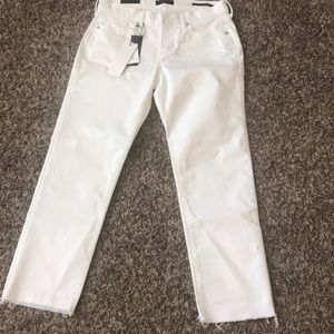 White cropped jeans